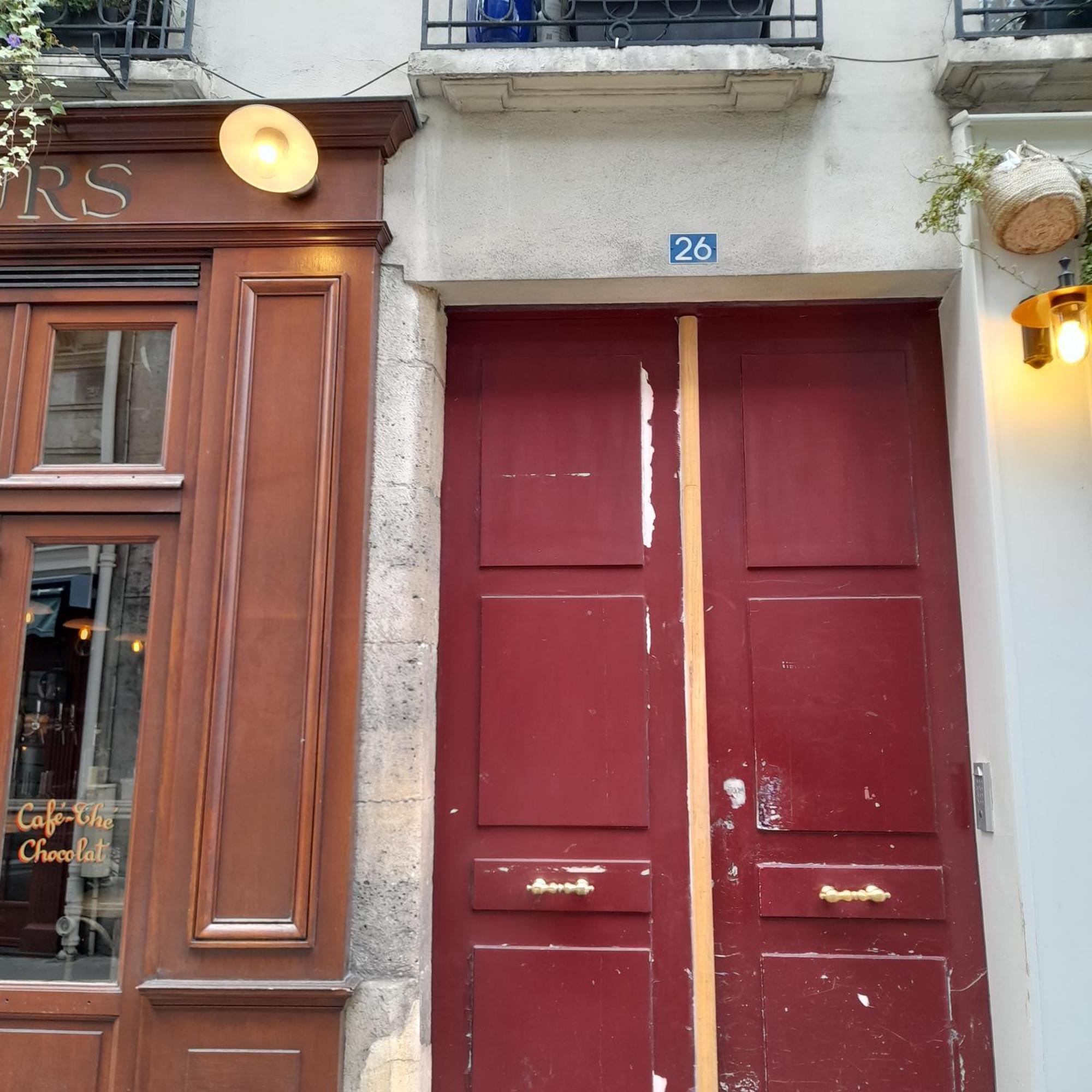 Cosy 2 Pieces Typiquement Parisien A Notre-Dame Apartment Bagian luar foto